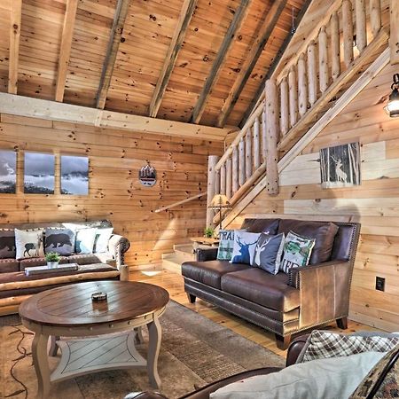 Gatlinburg Cabin With Loft And Game Room 1 Mi To Town Eksteriør bilde