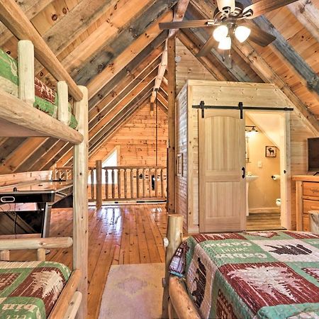 Gatlinburg Cabin With Loft And Game Room 1 Mi To Town Eksteriør bilde