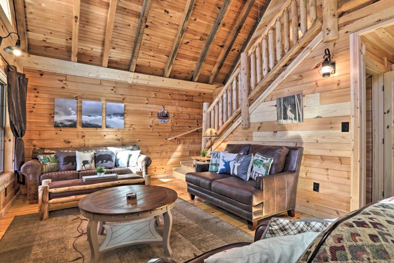 Gatlinburg Cabin With Loft And Game Room 1 Mi To Town Eksteriør bilde