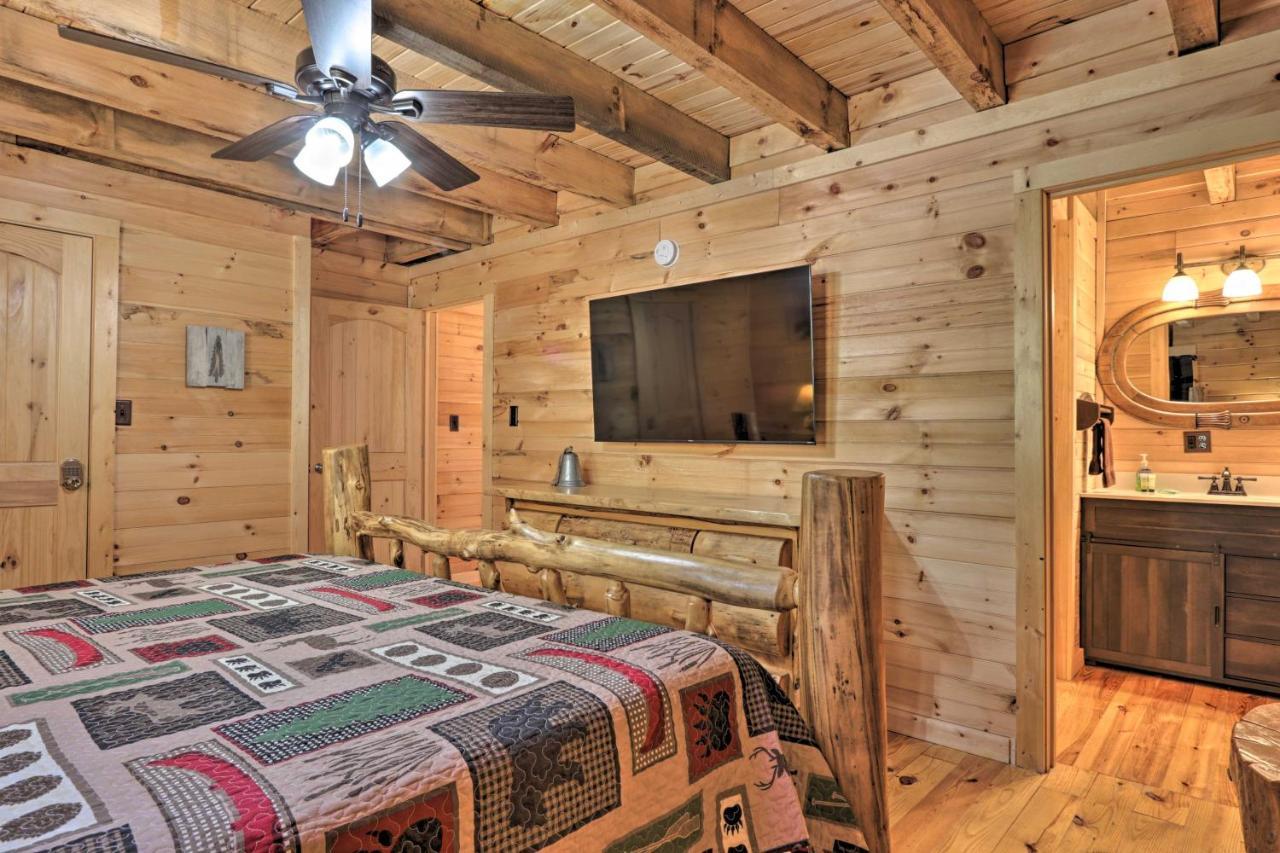 Gatlinburg Cabin With Loft And Game Room 1 Mi To Town Eksteriør bilde