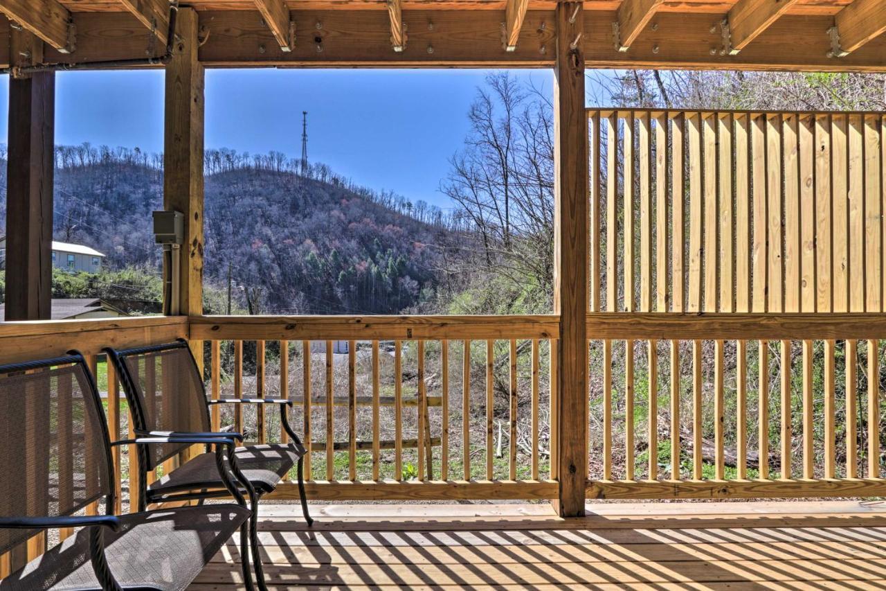 Gatlinburg Cabin With Loft And Game Room 1 Mi To Town Eksteriør bilde
