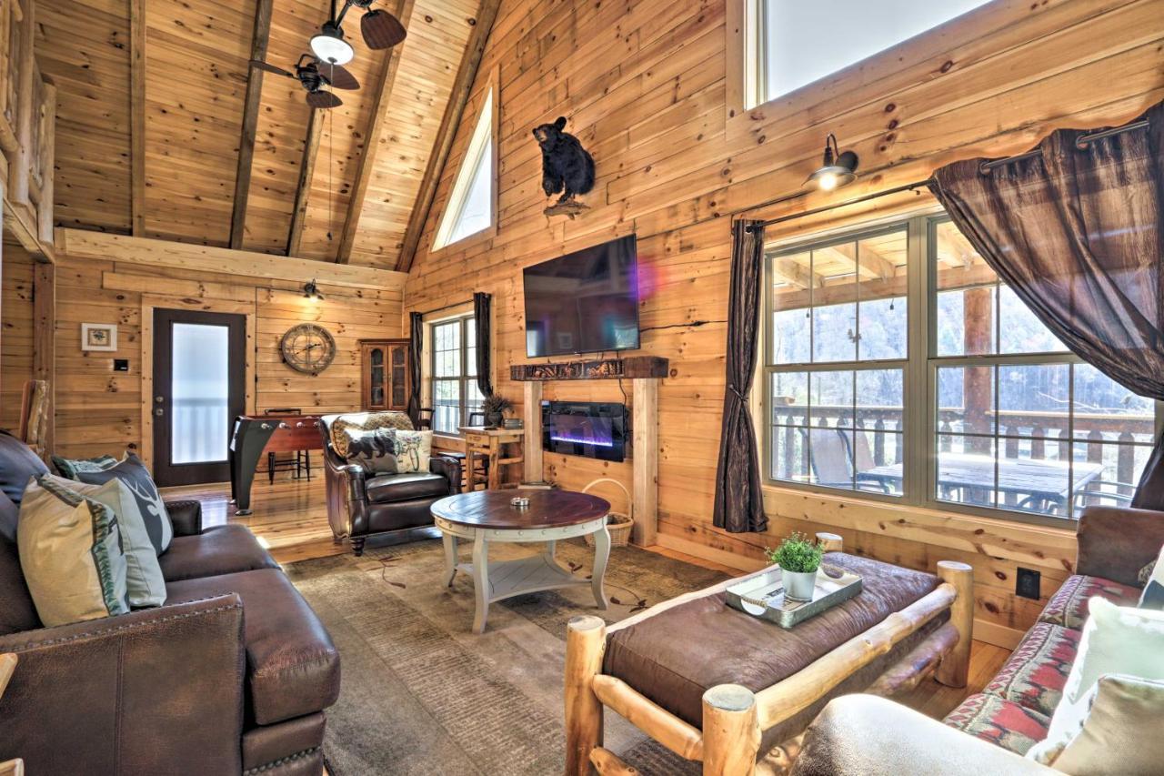Gatlinburg Cabin With Loft And Game Room 1 Mi To Town Eksteriør bilde