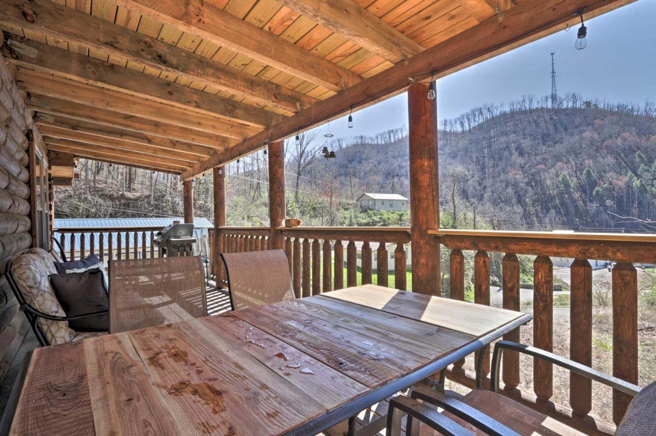 Gatlinburg Cabin With Loft And Game Room 1 Mi To Town Eksteriør bilde