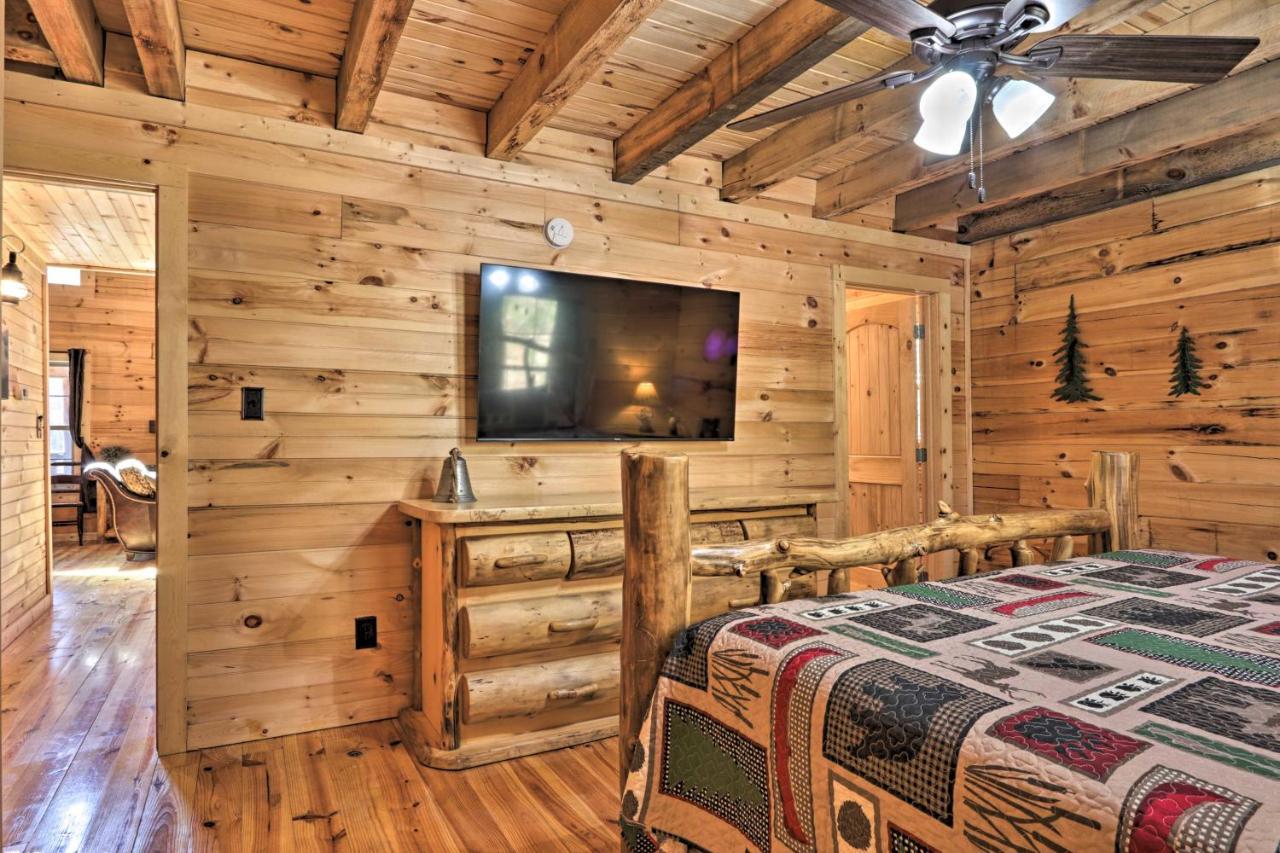 Gatlinburg Cabin With Loft And Game Room 1 Mi To Town Eksteriør bilde