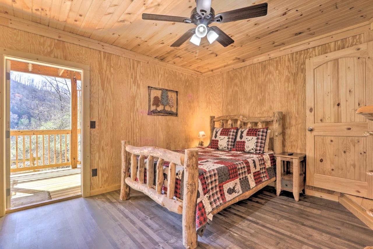 Gatlinburg Cabin With Loft And Game Room 1 Mi To Town Eksteriør bilde