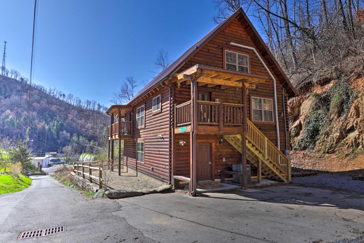 Gatlinburg Cabin With Loft And Game Room 1 Mi To Town Eksteriør bilde